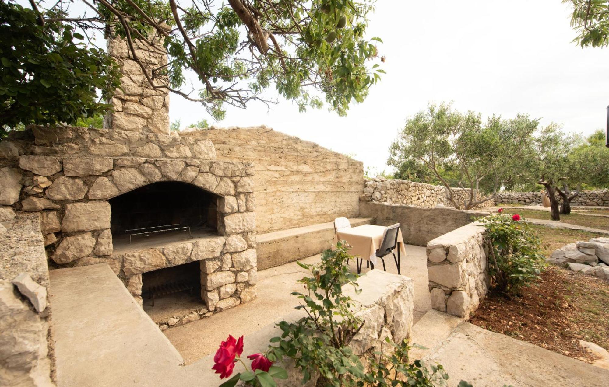 Beautiful Home In Novalja With Wifi Exterior photo