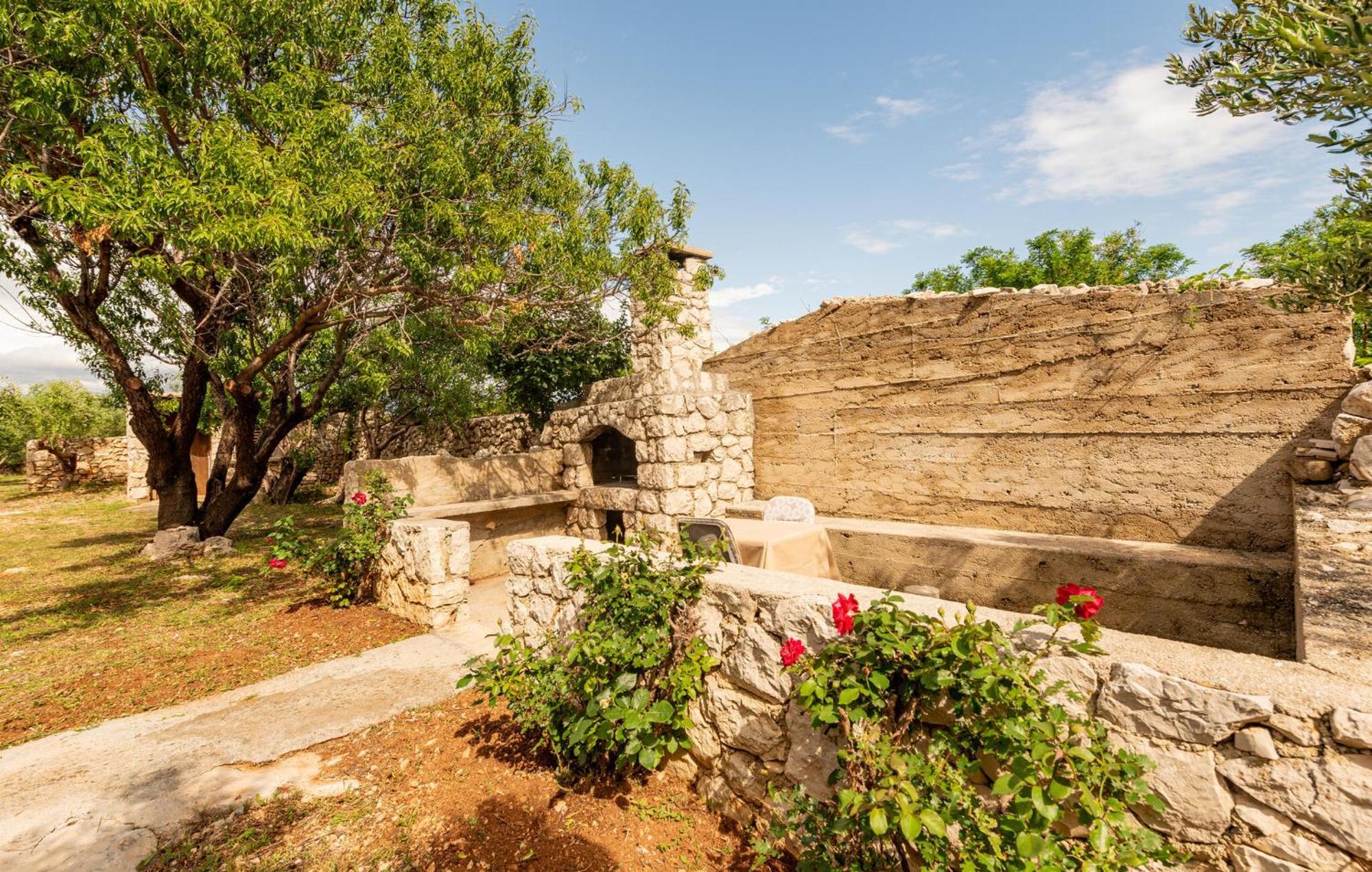 Beautiful Home In Novalja With Wifi Exterior photo